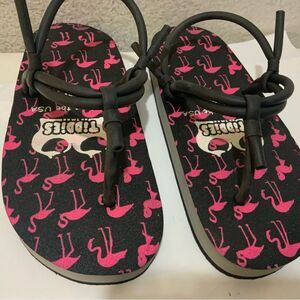 TIDDIESSHACK Lawn Flamingo Chi Chis sandals size M